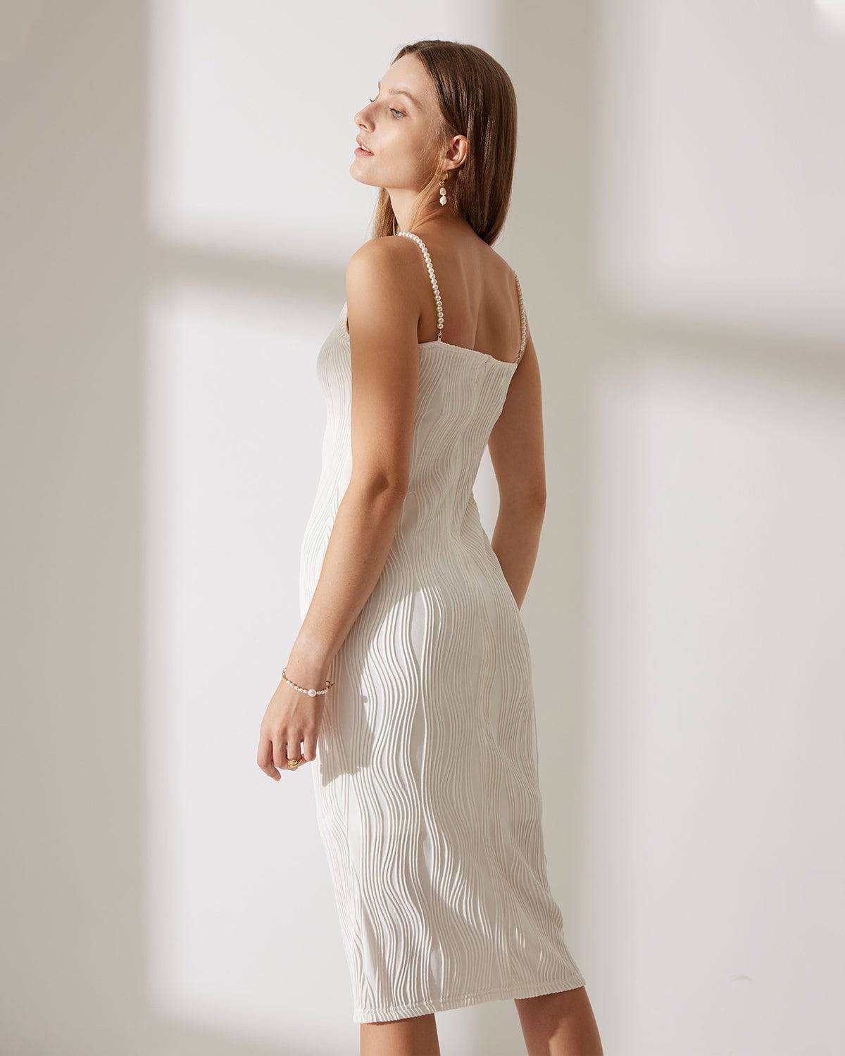 Das Wasserwellenstruktur-Spaghettiträgerkleid