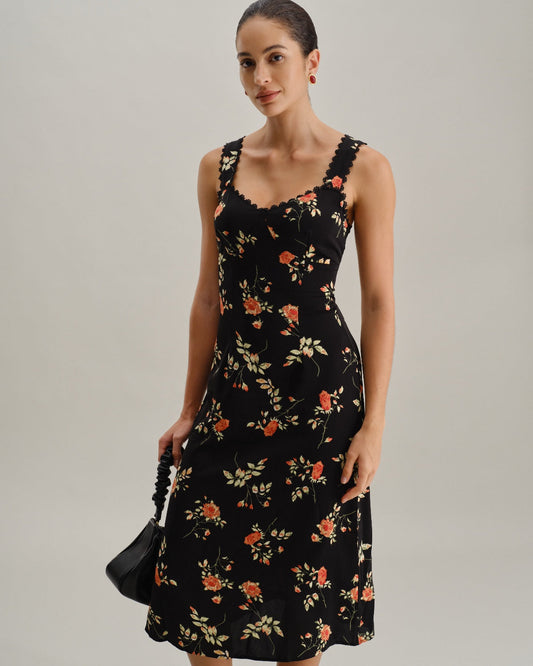 Schwarzes Blumenkleid mit Rüschen und Spaghettiträgern im Maxi-Format