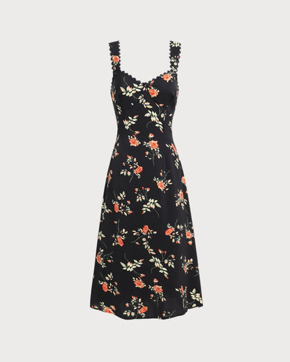 Schwarzes Blumenkleid mit Rüschen und Spaghettiträgern im Maxi-Format